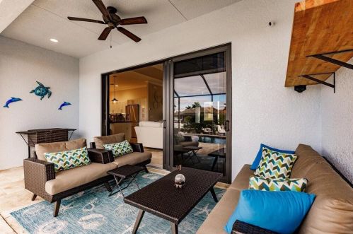 1090 Cara Ct, Marco Island FL  34145-4563 exterior