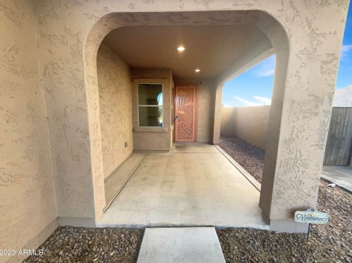 10425 Hammond Ln, Tolleson, AZ 85353-1232
