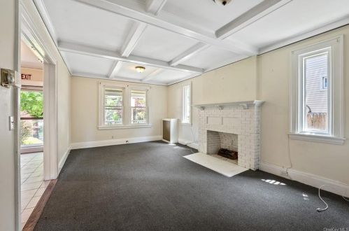 14 Oakwood Ave, White Plains NY  10605-1113 exterior