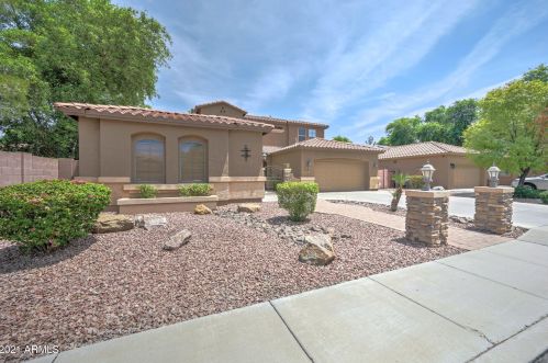 441 Emerson St, Chandler, AZ 85225-6974