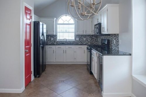 1705 Vista Verde Cir, Carrollton, TX 75006-3943