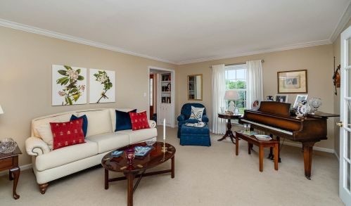 1070 Tudor Ln, Florence KY  41042-9647 exterior