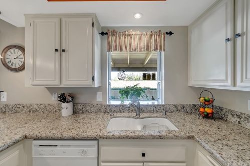 20046 Avenue Of The Oaks, Santa Clarita CA  91321-1361 exterior