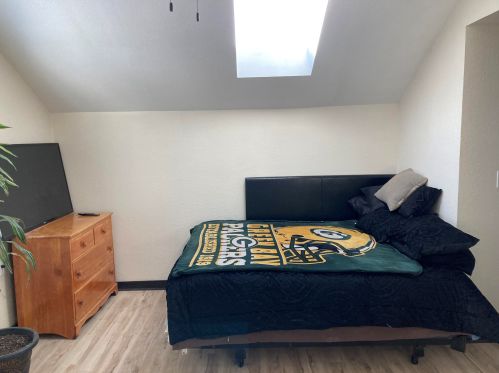 1730 6th St, Milwaukee WI 53204-3911 exterior