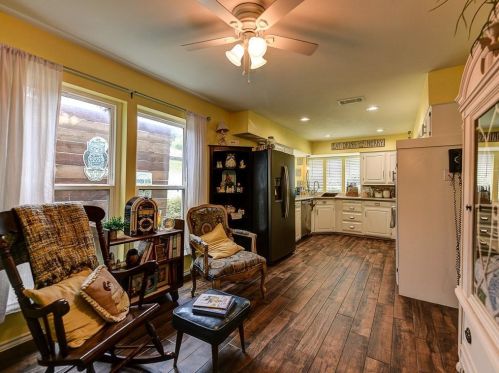 1218 Huntington Dr, Richardson TX  75080-2929 exterior