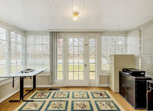 25 Pine Neck Rd, Southold, NY 11971-3410