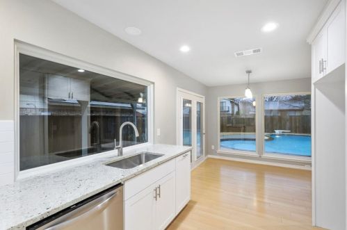 1910 Arvada Dr, Richardson, TX 75081-2136