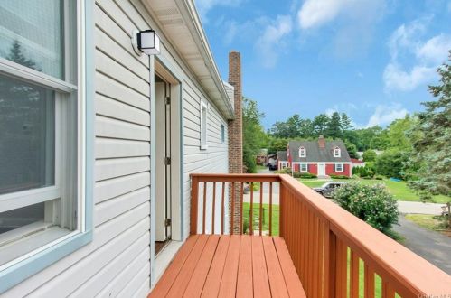 995 Linda Ave, Thornwood NY  10594-1636 exterior