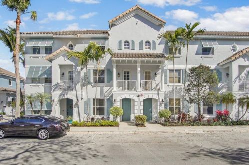 1383 Piazza Pitti, Boynton Beach FL  33426-8273 exterior