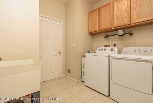 6 Springtide Rd, Lakewood NJ  08701-7510 exterior