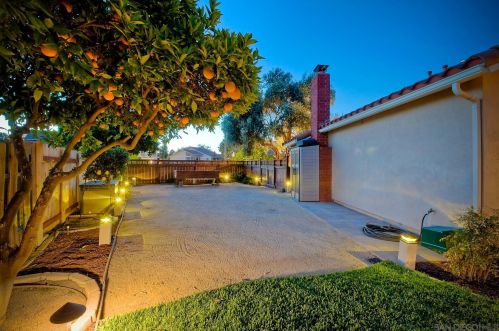 16993 Cresta Dr, San Diego CA 92128-2311 exterior