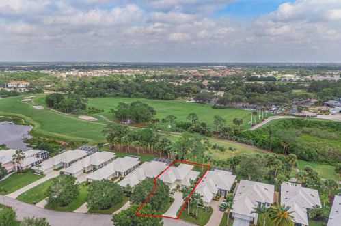 435 Fairway Lndg, Fort Pierce FL  34986-2166 exterior