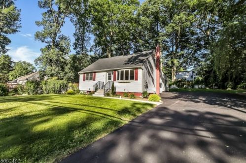 128 Marshall Hill Rd, West Milford Lakes, NJ 07480-2126