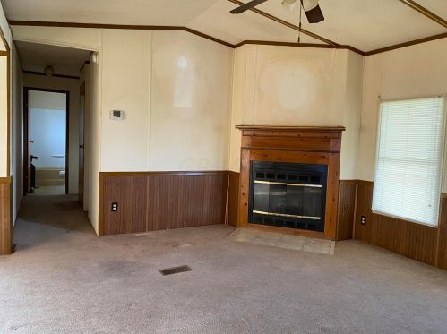 173 Oak Mnr, Ashville OH  43103-1096 exterior