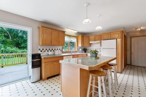 54 Jacobson Farm Rd, East Hampton CT  06424-1659 exterior