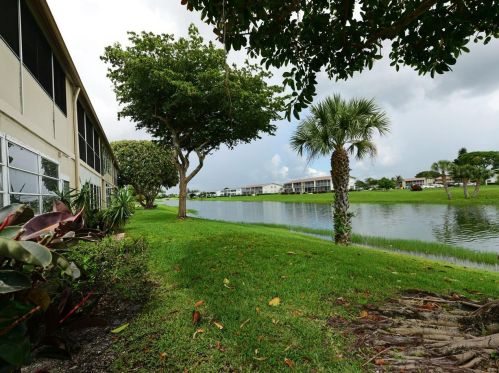 49 Somerset C, West Palm Beach, FL 33417-2110