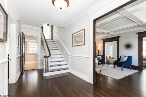 272 Mountain Ave, Montclair, NJ 07042-1625