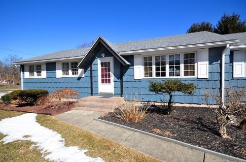 2 Blueberry Cir, Ellington, CT 06029-2502