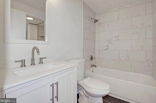 2853 Middleboro Dr, Falls Church VA  22042-4403 exterior