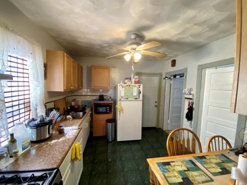 28 Osborn St, Providence RI 02908-3612 exterior