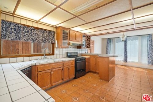 15121 Lemay St, Van Nuys CA 91406-5431 exterior