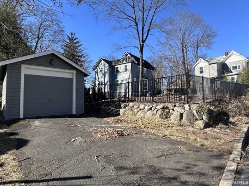 191 West St, Closter NJ  07624-1215 exterior