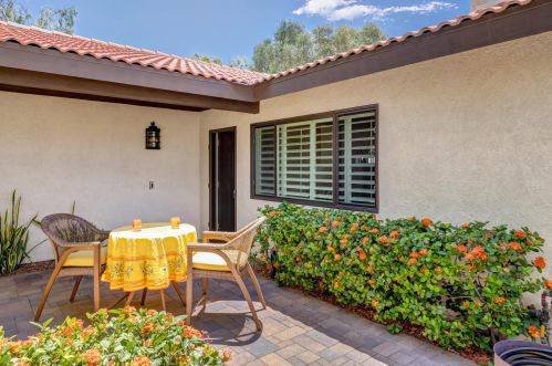 54435 Avenida Madero, La Quinta CA  92253-3620 exterior