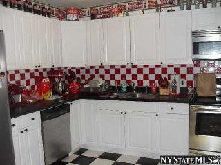 11 Winged Foot Dr, Gordon Heights, NY 11763-1803