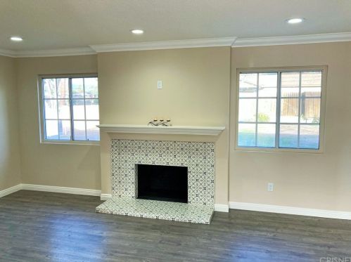 1590 Olympic St, Simi Valley, CA 93063-3137
