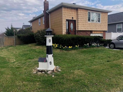 2455 Neptune Ave, Seaford, NY 11783-3045