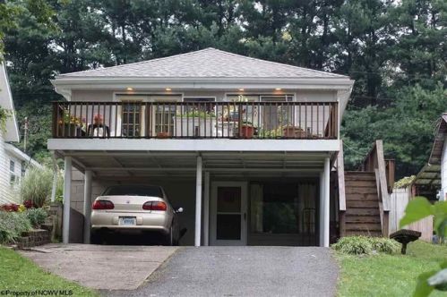 202 Maple Lake Rd, Lake Ridge, WV 26330-7618