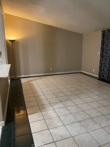 19109 Delight St, Santa Clarita CA  91351-2806 exterior