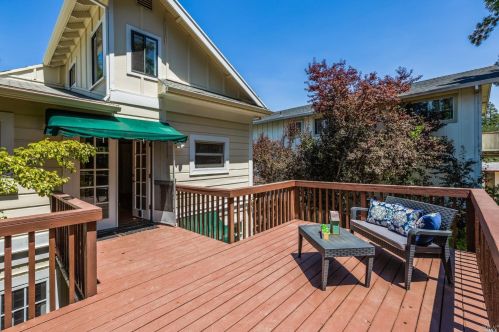 7331 Bodega Ave, Sebastopol CA  95472-3654 exterior