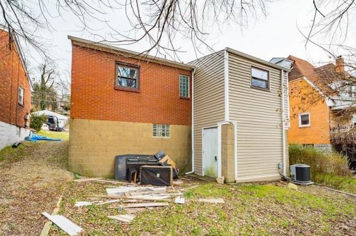 1948 Dartmore St, Pittsburgh PA 15210-4005 exterior