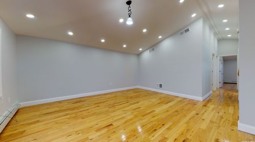 14432 181st St, Jamaica, NY 11413-3200