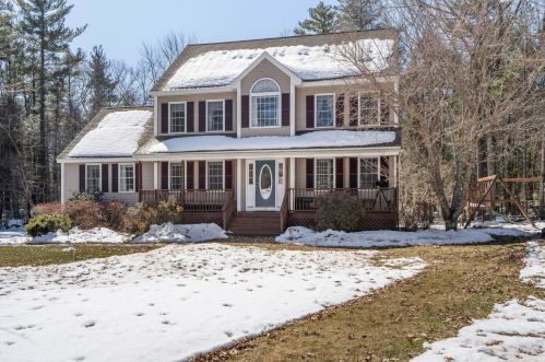 16 Bayberry Rd, Chester, NH 03036-4061