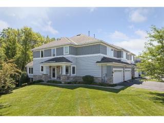 575 Sutherland Dr, Saint Paul, MN 55129-8545