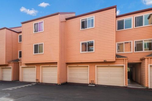 339 Tradewinds Dr, San Jose, CA 95123-6076