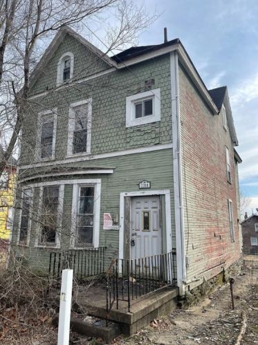 2310 Jenny Lind St, Mckeesport, PA 15132-5008