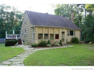 11 Scarborough Rd, North Windham, CT 06280-1032