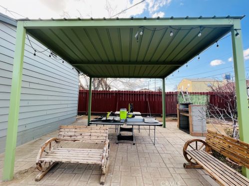 16842 Tracy St, Victorville CA  92395-3722 exterior