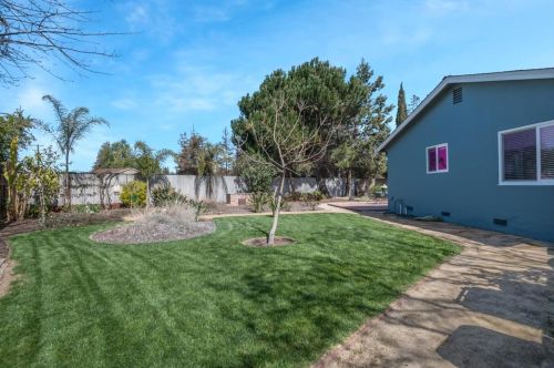 300 Sobrato Dr, Campbell CA  95008-3919 exterior
