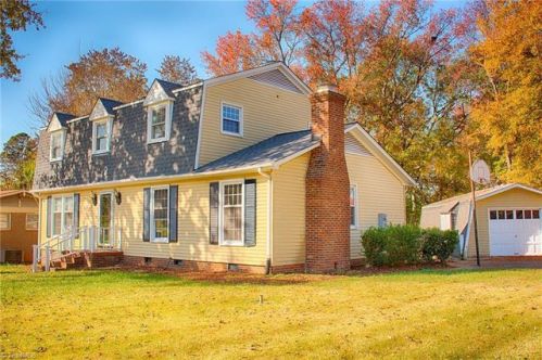 2300 Dulaire Rd, Greensboro, NC 27407-6045