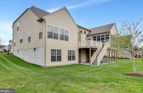 315 Lewis Washington Dr, Charles Town WV  25414-5666 exterior