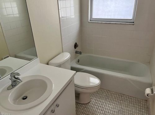 3477 Balboa Cir, Naples FL 34105-2701 exterior