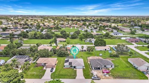 621 2nd Ter, Cape Coral, FL 33990-1108