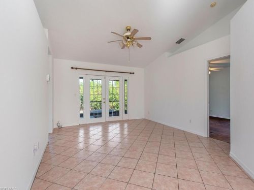 111 22nd St, Naples, FL 34117-3648