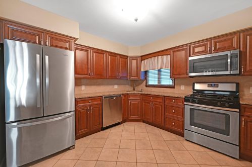 473 Avenue, Bayonne NJ  07002-4713 exterior