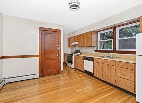 51 Falmouth Rd, Newton MA 02465-1127 exterior