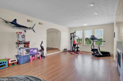 11 Thrush Dr, Carlisle PA  17015-7653 exterior